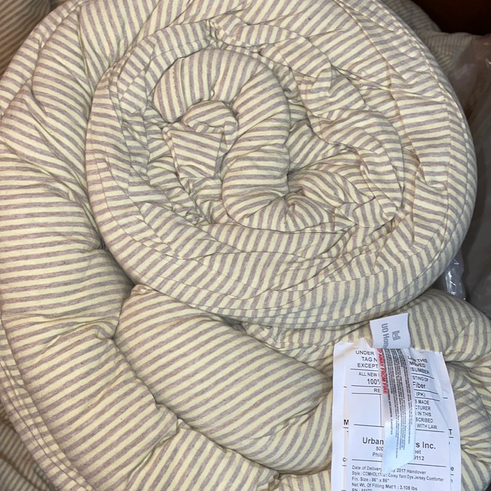 Urban Outfitters Striped Comforter in Cream and Light Grey with 2 pillow cases